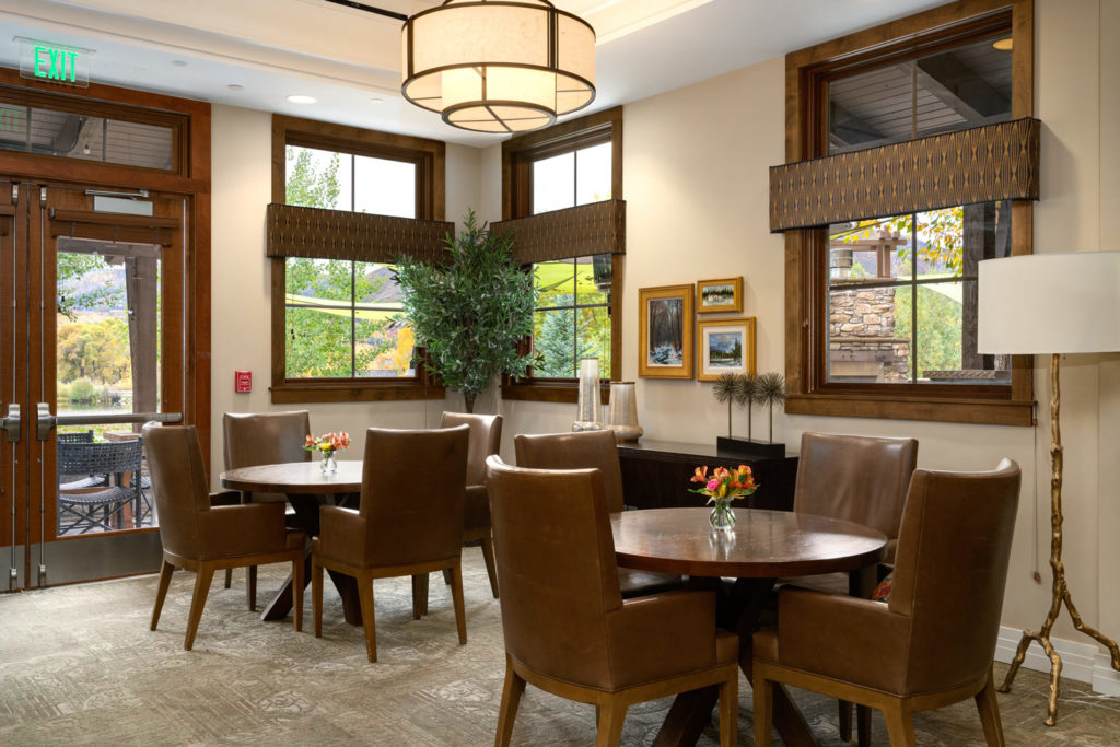 assisted living community dining room